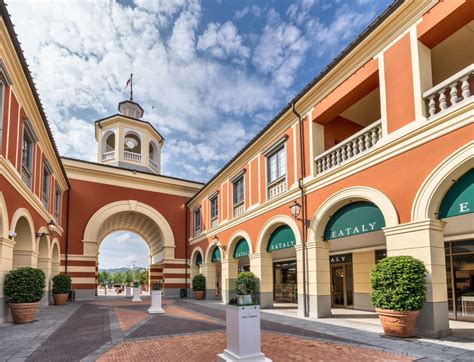 mcarthurglen serravalle website.